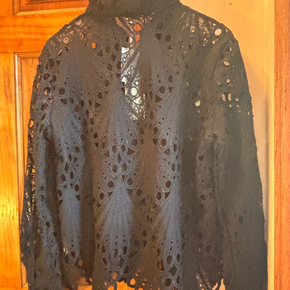 Ultra Pink NWT EMBROIDERED LACE Button Up Top XL Black - Picture 4 of 4